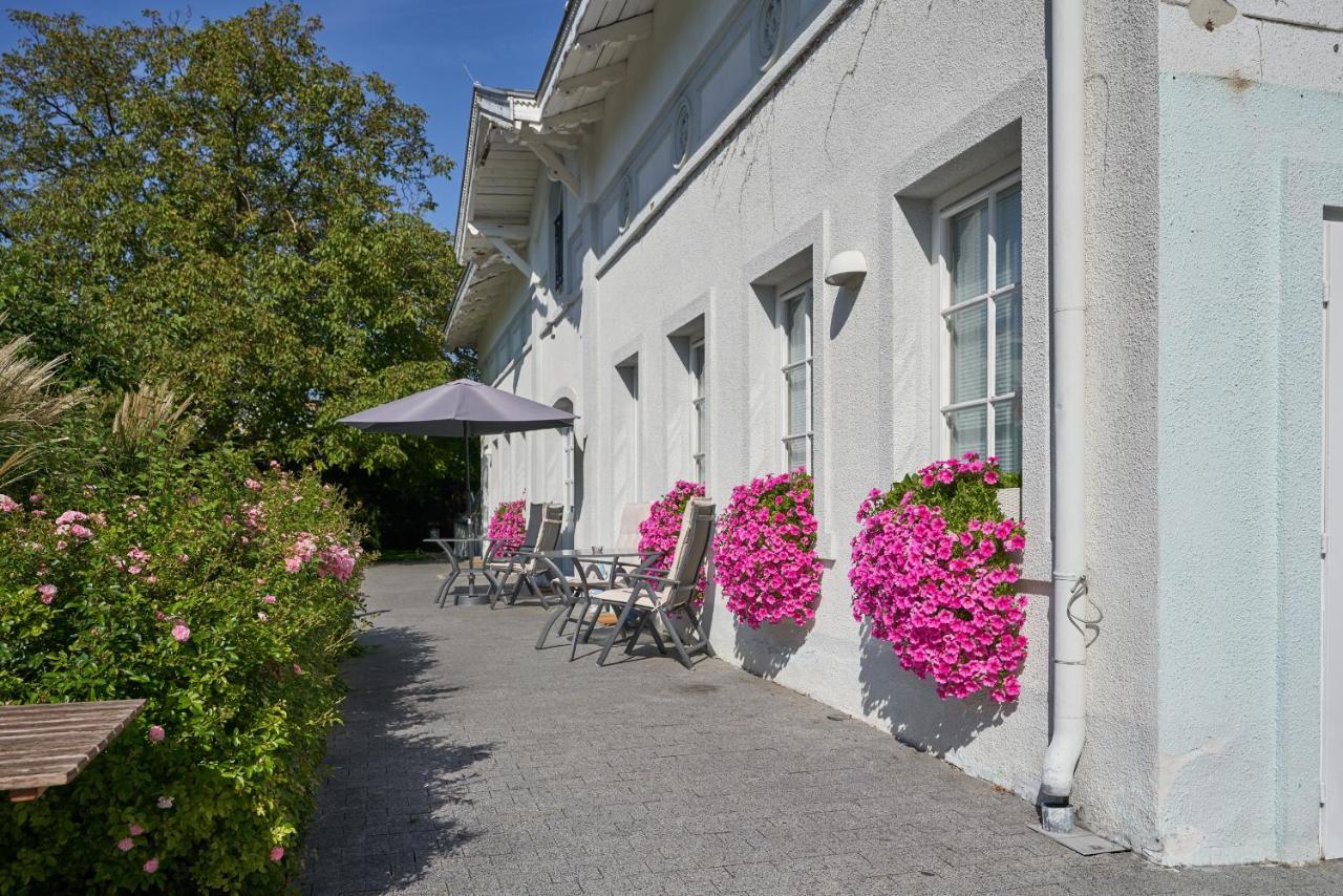Small But Charming-Yellow Appartement Baden Exterior photo