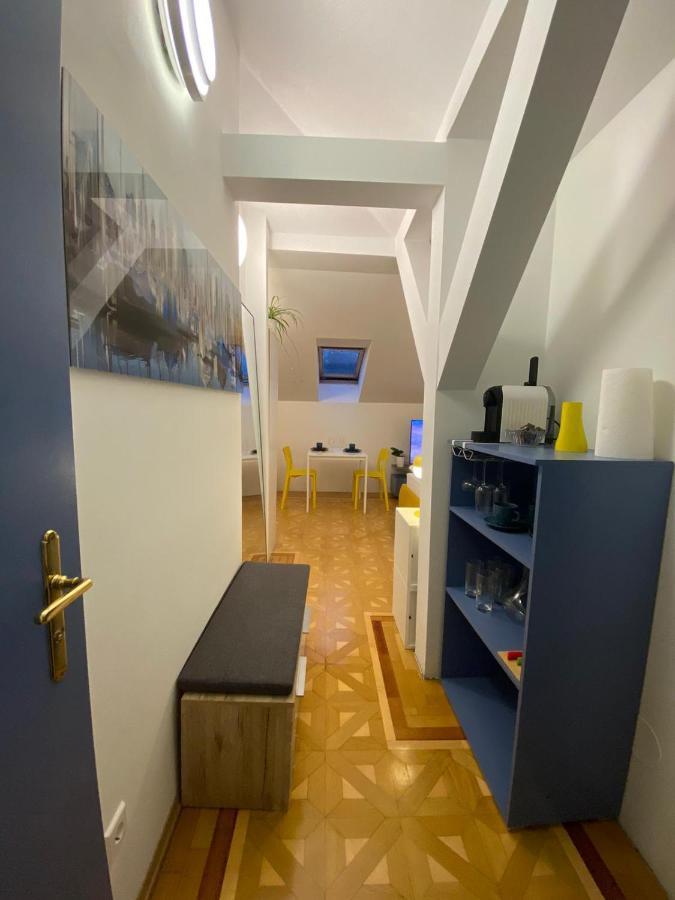 Small But Charming-Yellow Appartement Baden Exterior photo